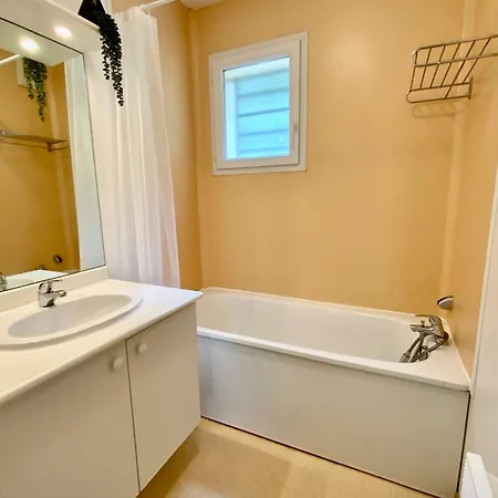 I51 Les Naiades- 2 Bedrooms For 5 People ! Holiday home *