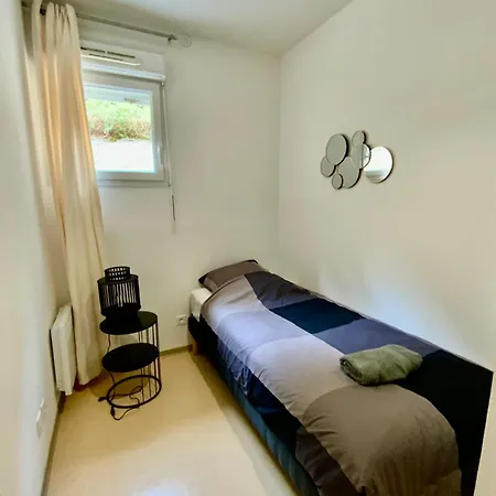 I51 Les Naiades- 2 Bedrooms For 5 People ! Holiday home Avene